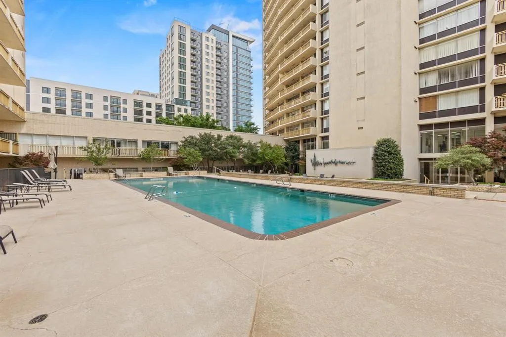 6211 W Northwest Highway, #1007