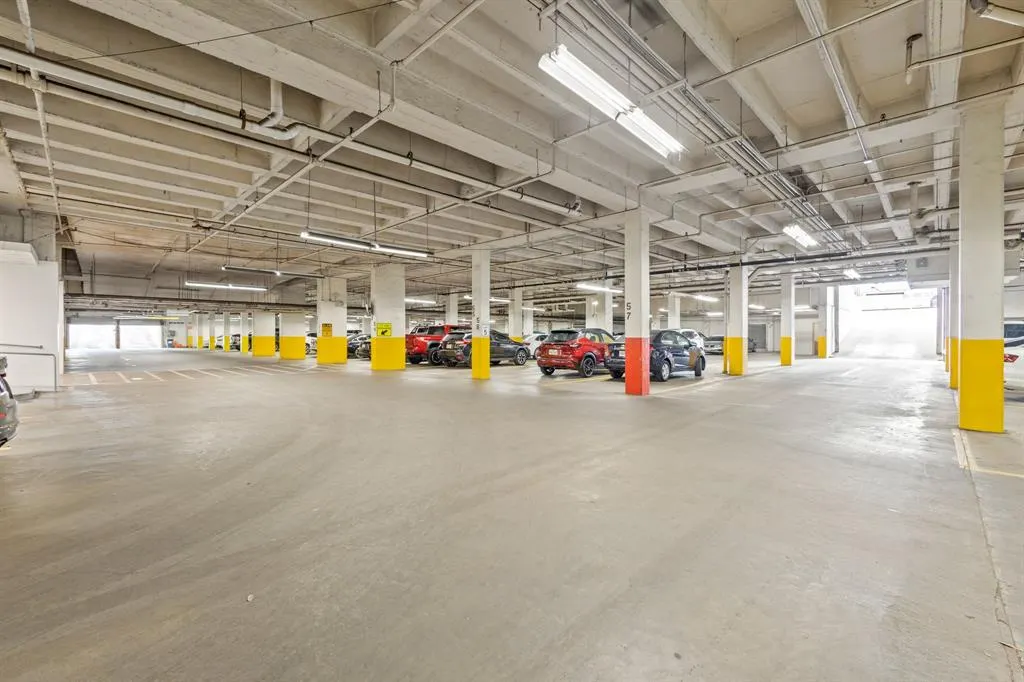 6211 W Northwest Highway, #1007