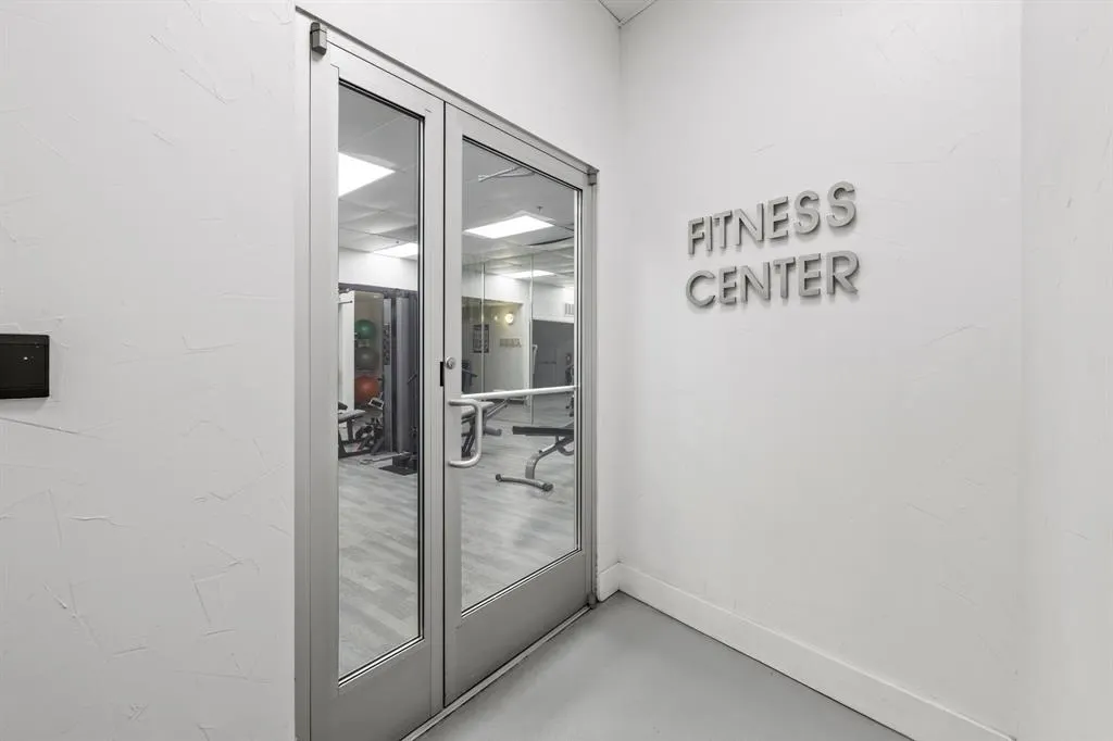 6211 W Northwest Highway, #1007