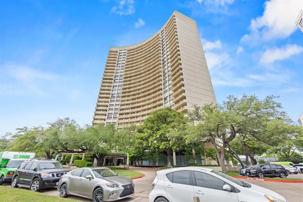 6211 W Northwest Highway, #1007
