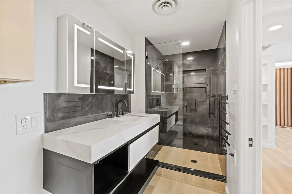 6211 W Northwest Highway, #1007