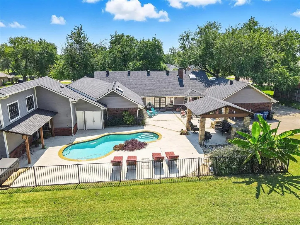 8479 Fair Oaks