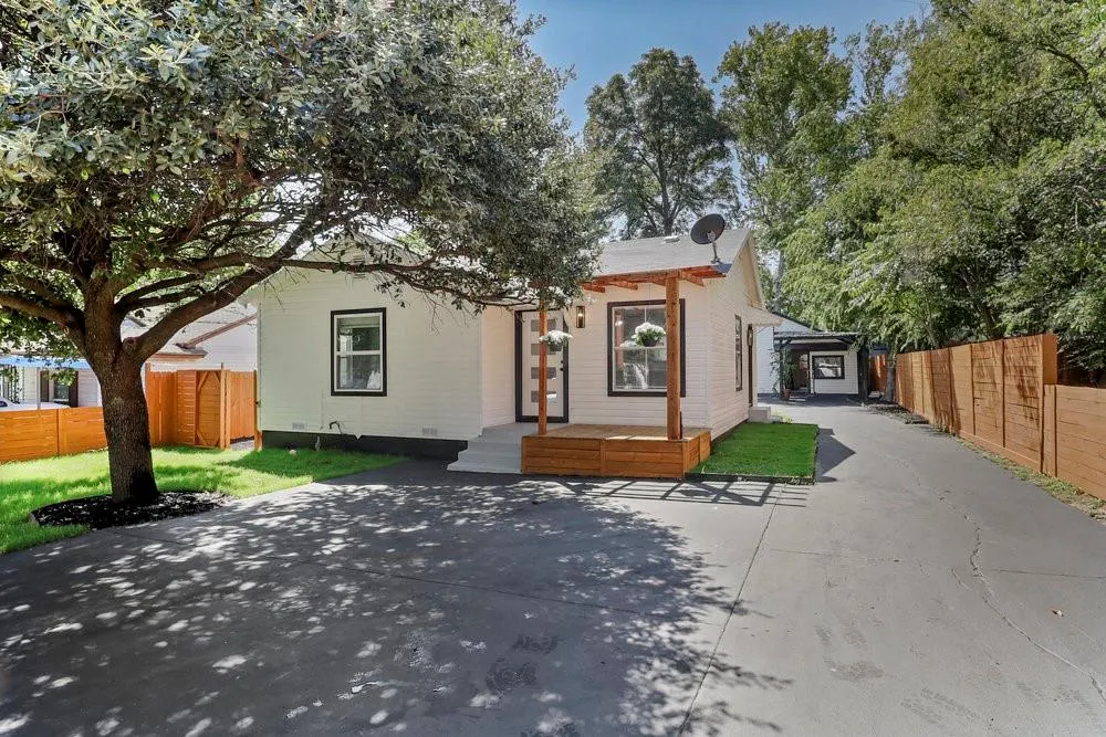 3910 Shelley Boulevard