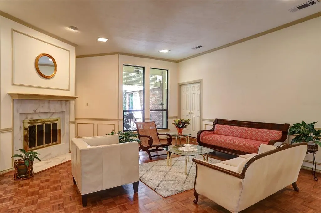 6010 Steamboat Drive