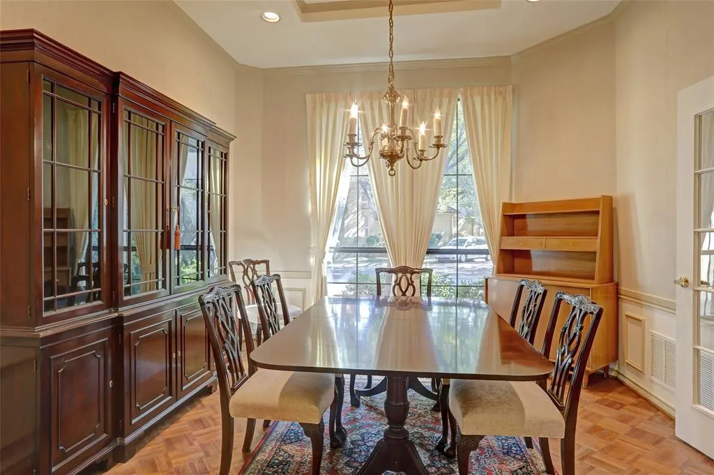 6010 Steamboat Drive