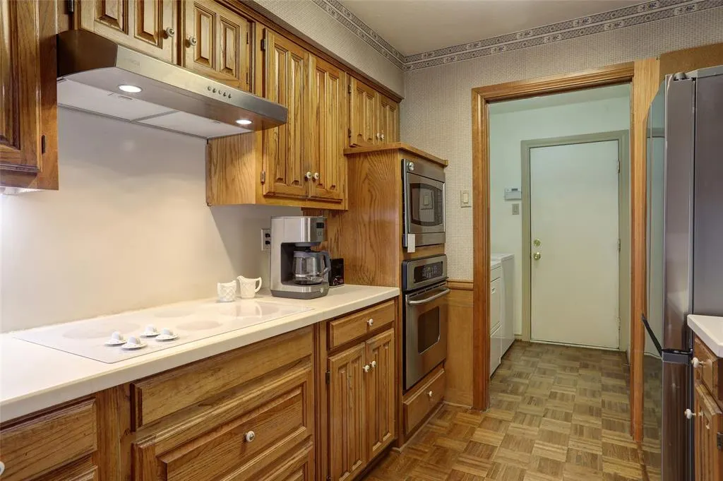6010 Steamboat Drive