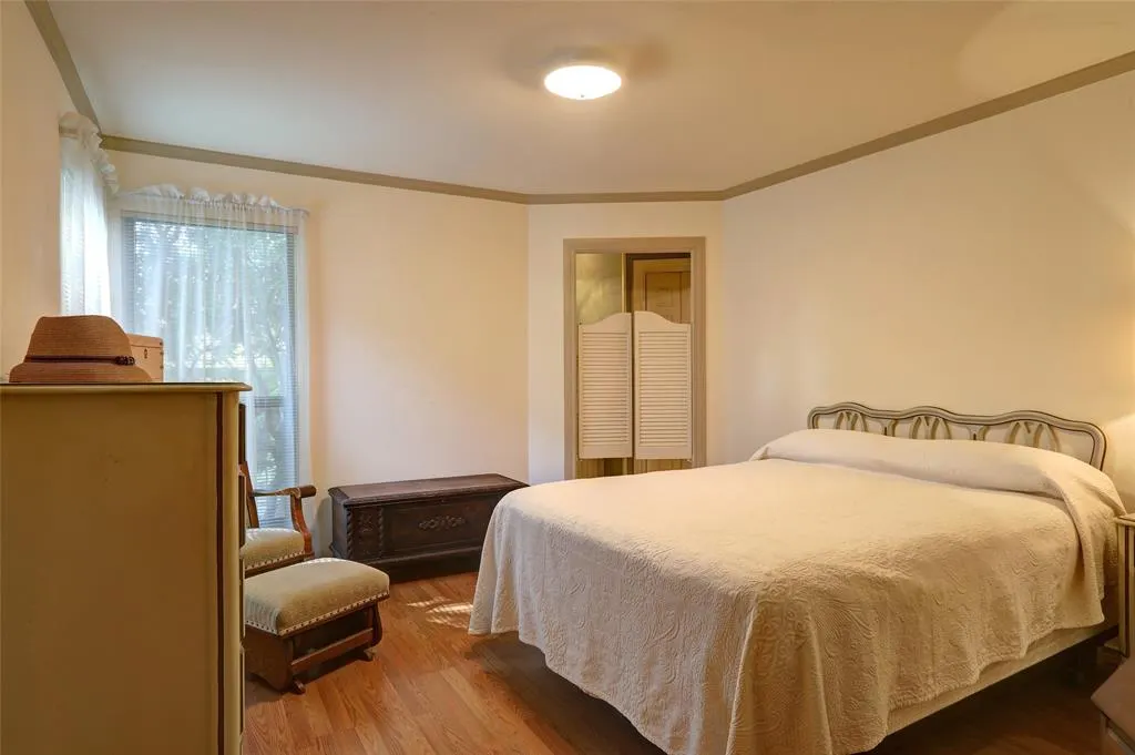 6010 Steamboat Drive