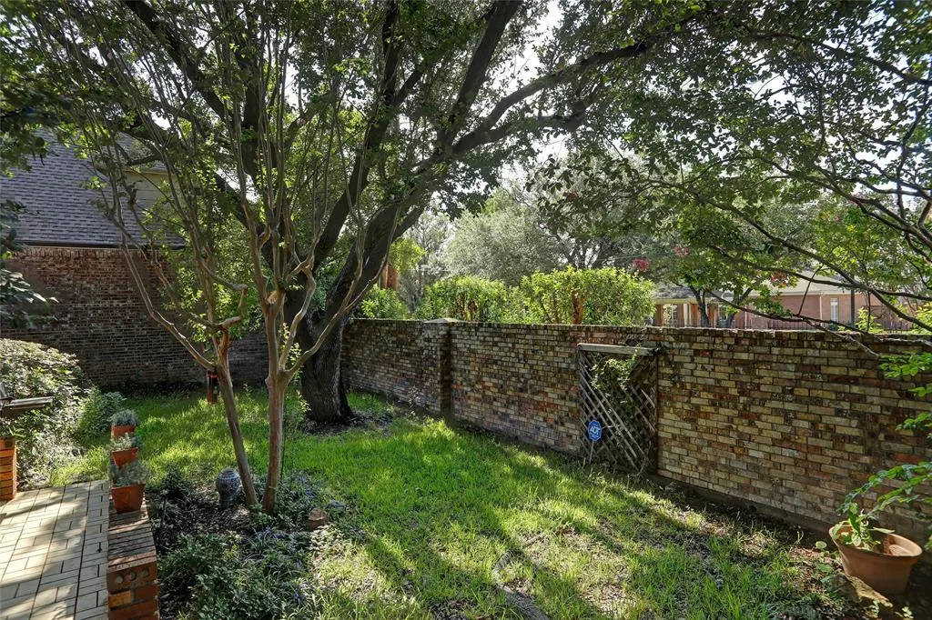 6010 Steamboat Drive