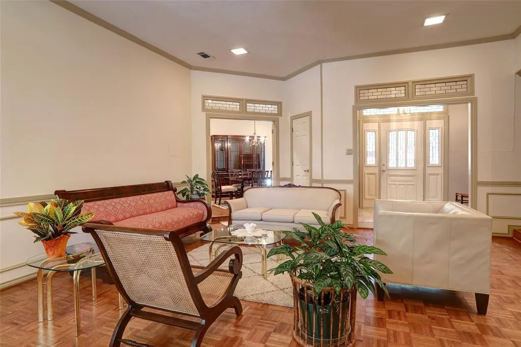 6010 Steamboat Drive