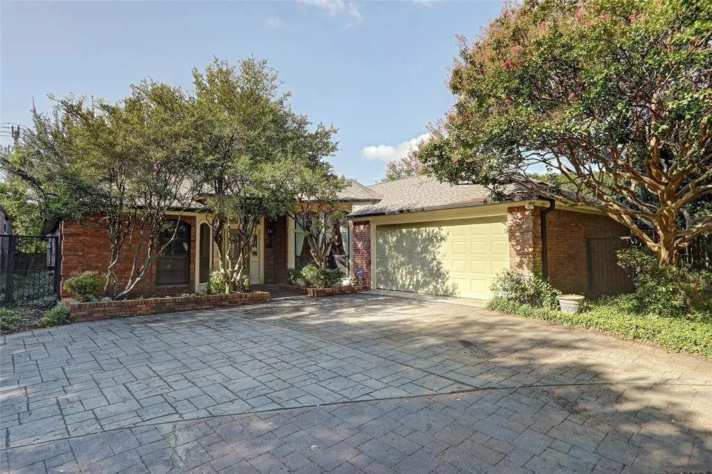 6010 Steamboat Drive