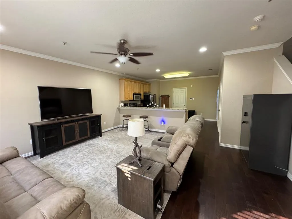 575 S Virginia Hills Drive, #105