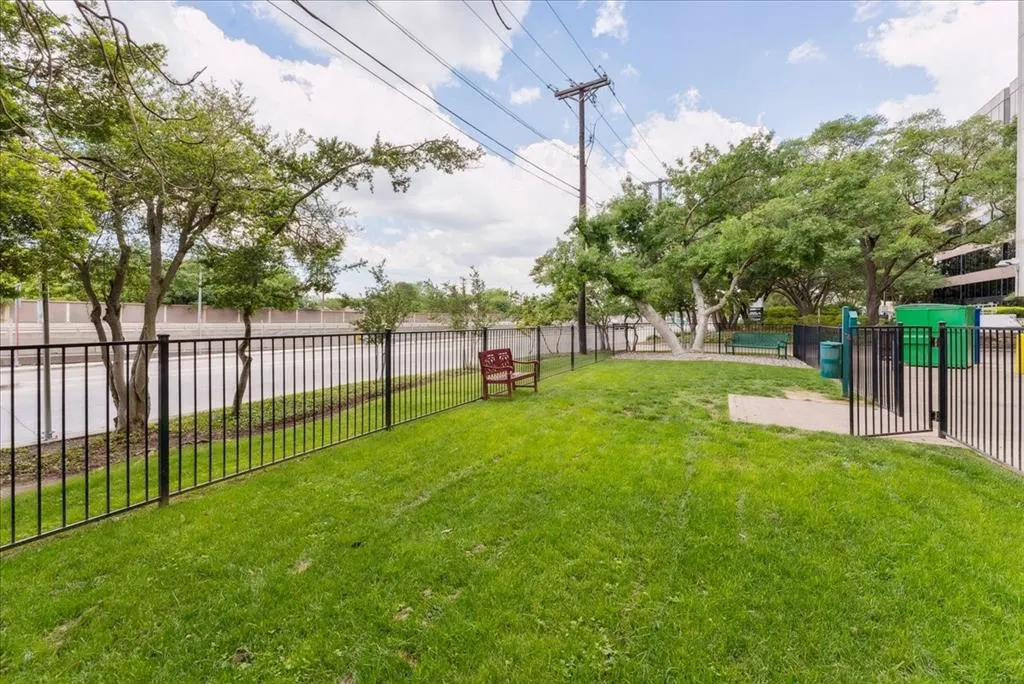 5909 Luther Lane, #1002