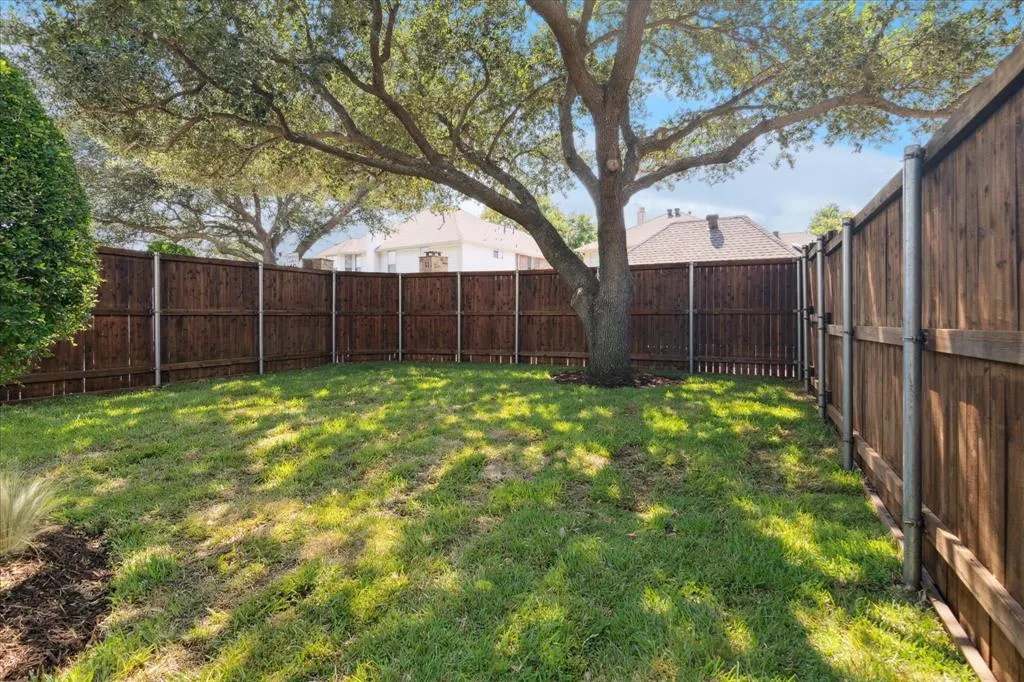 4704 Ridgedale Drive
