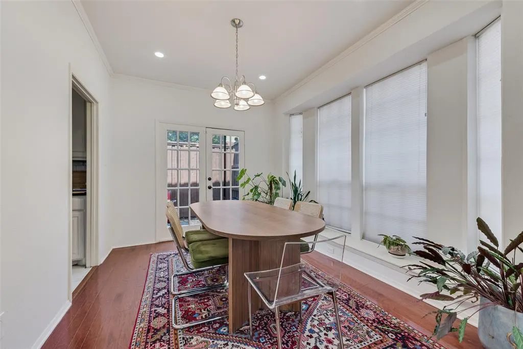 4418 Bowser Avenue, #105