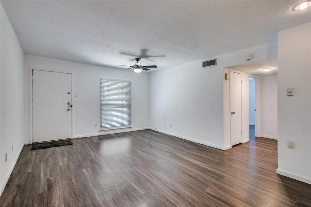 4317 Hartford Street, #112