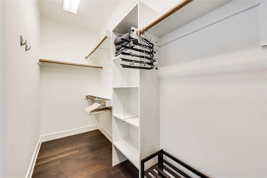 5714 Mccommas Boulevard, #105
