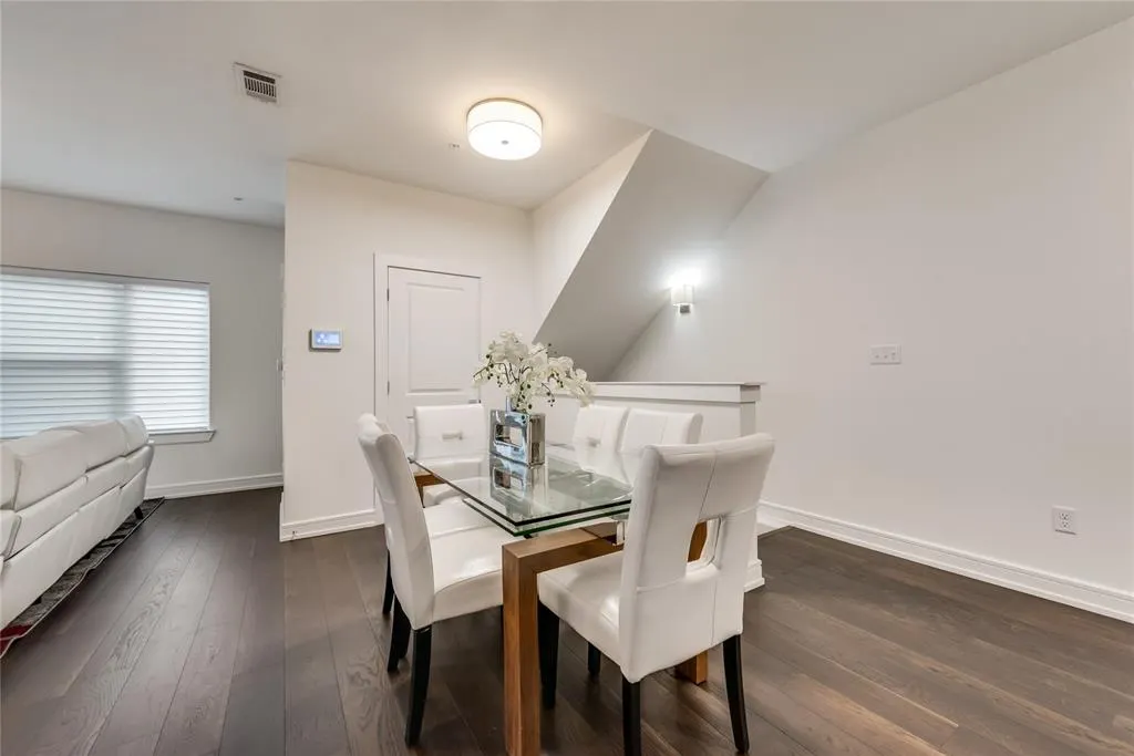 5714 Mccommas Boulevard, #105