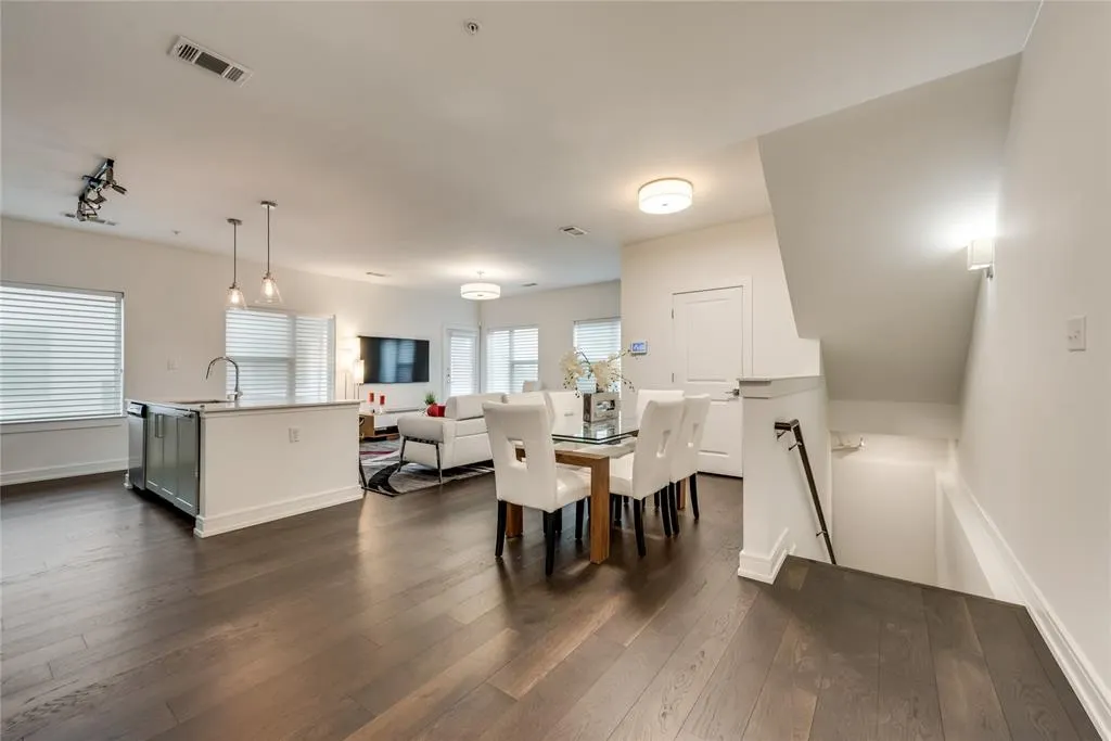 5714 Mccommas Boulevard, #105