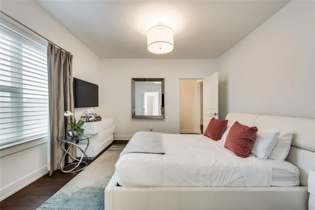 5714 Mccommas Boulevard, #105