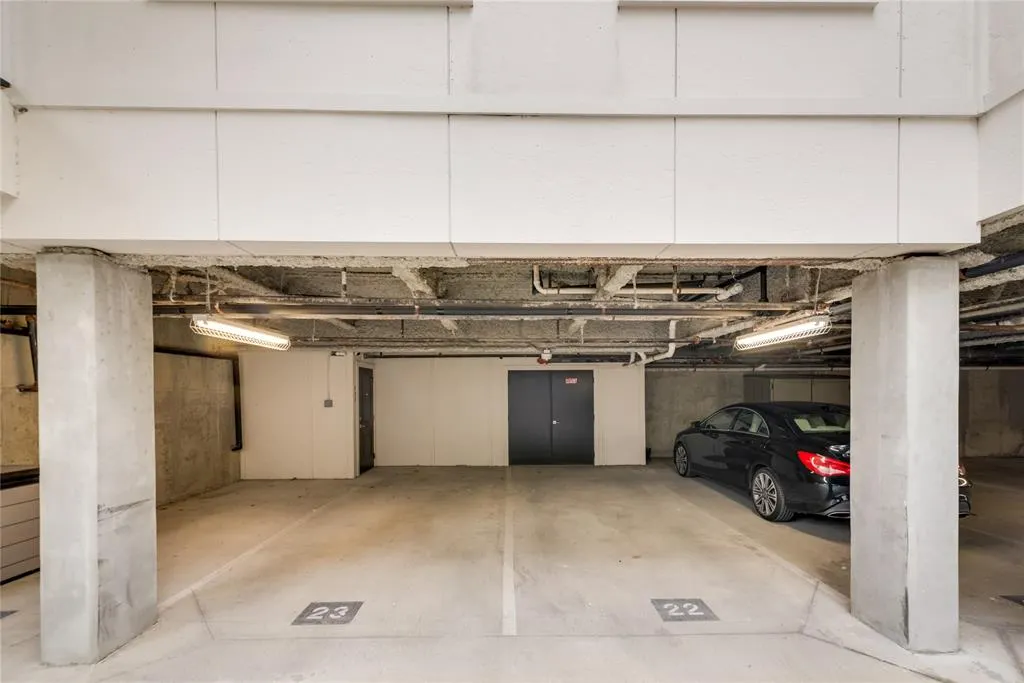 5714 Mccommas Boulevard, #105