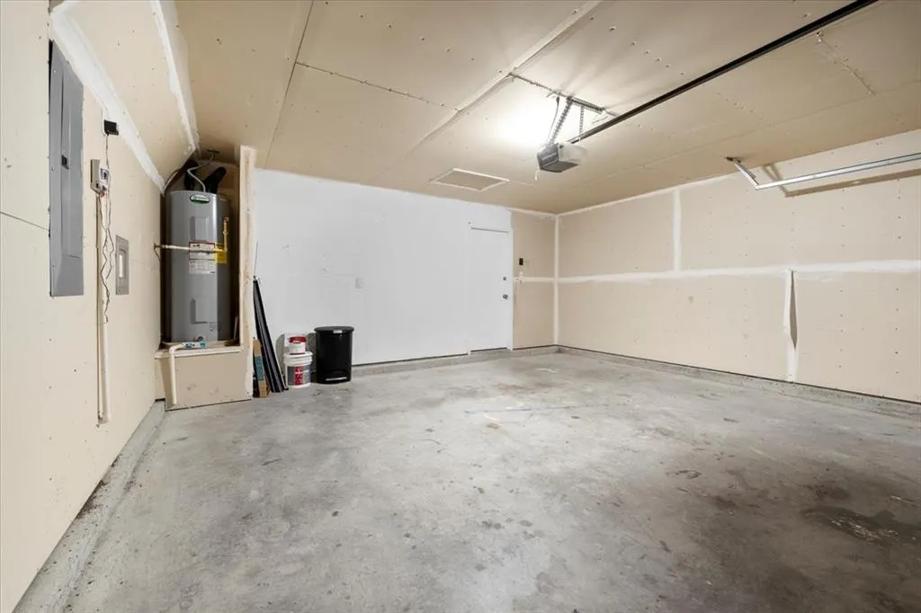 2633 Salt Maker Way