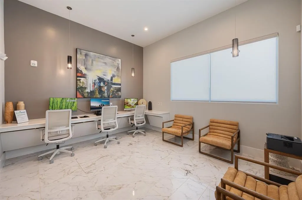579 LLOYDS ROAD, #1003A