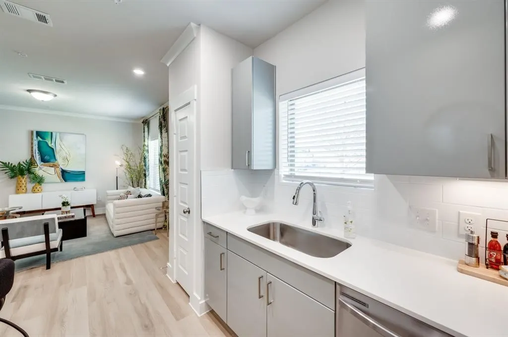 579 LLOYDS ROAD, #1003A