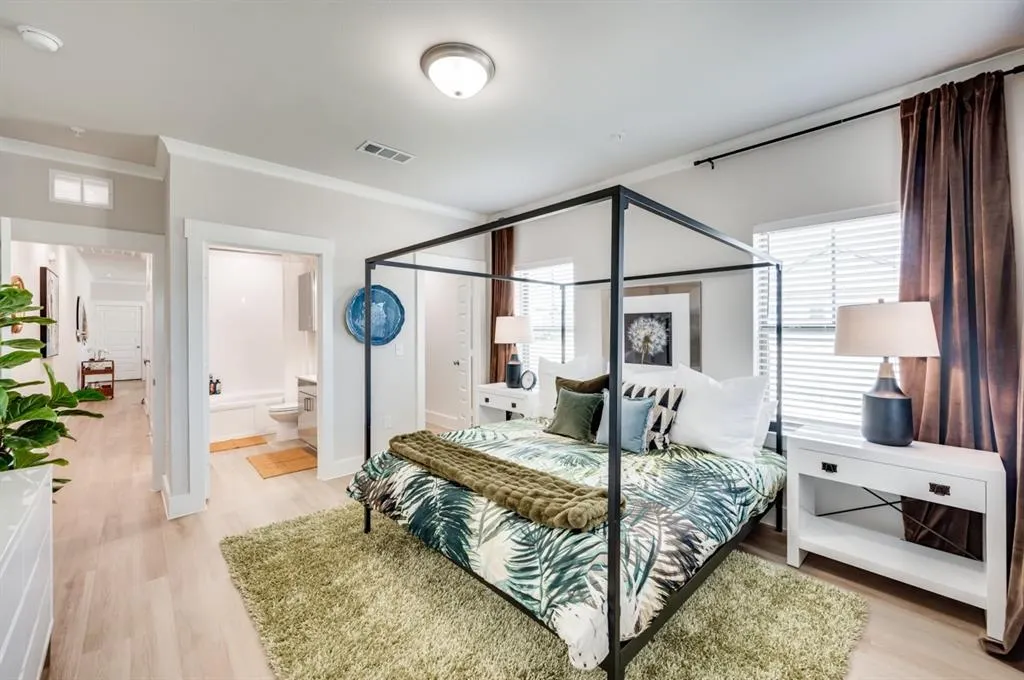 579 LLOYDS ROAD, #1003A