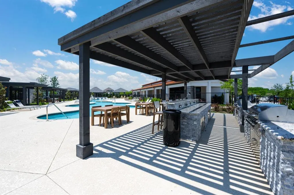 579 LLOYDS ROAD, #1229A