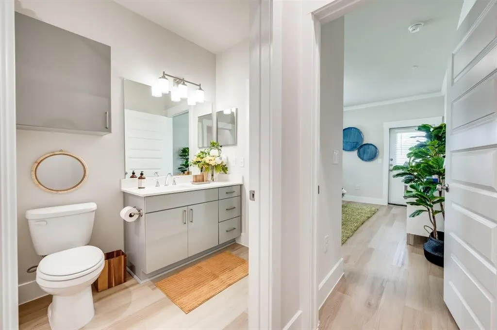 579 LLOYDS ROAD, #1229A