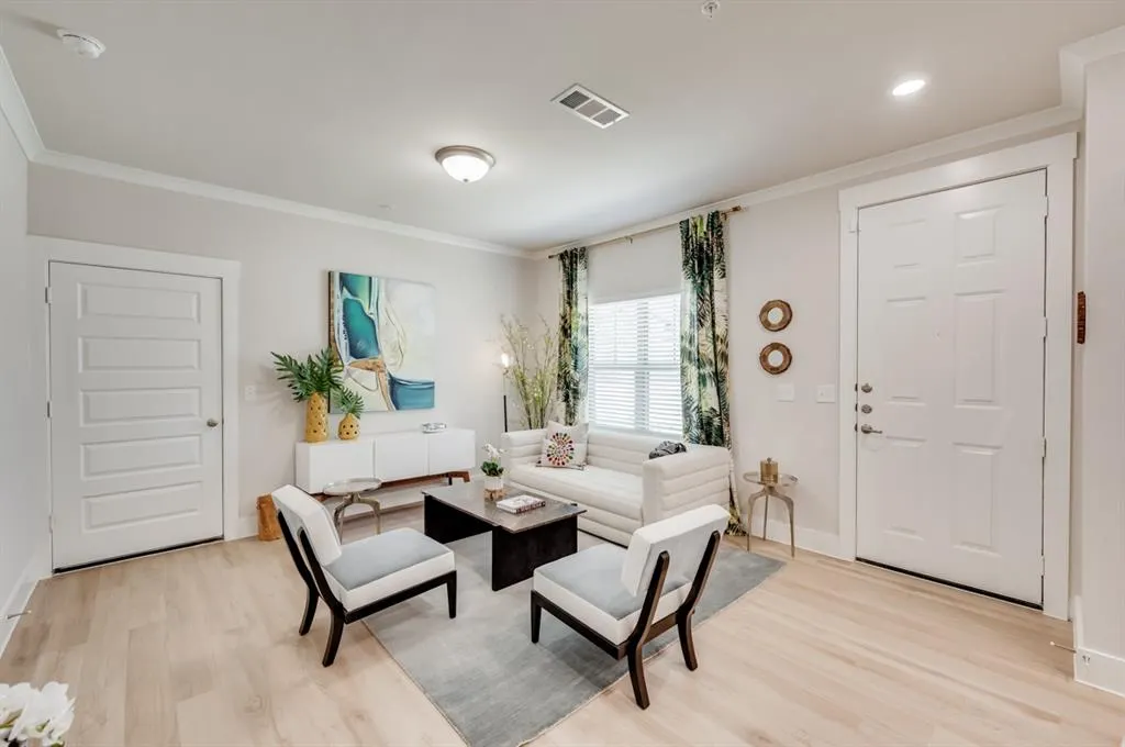 579 LLOYDS ROAD, #1229A