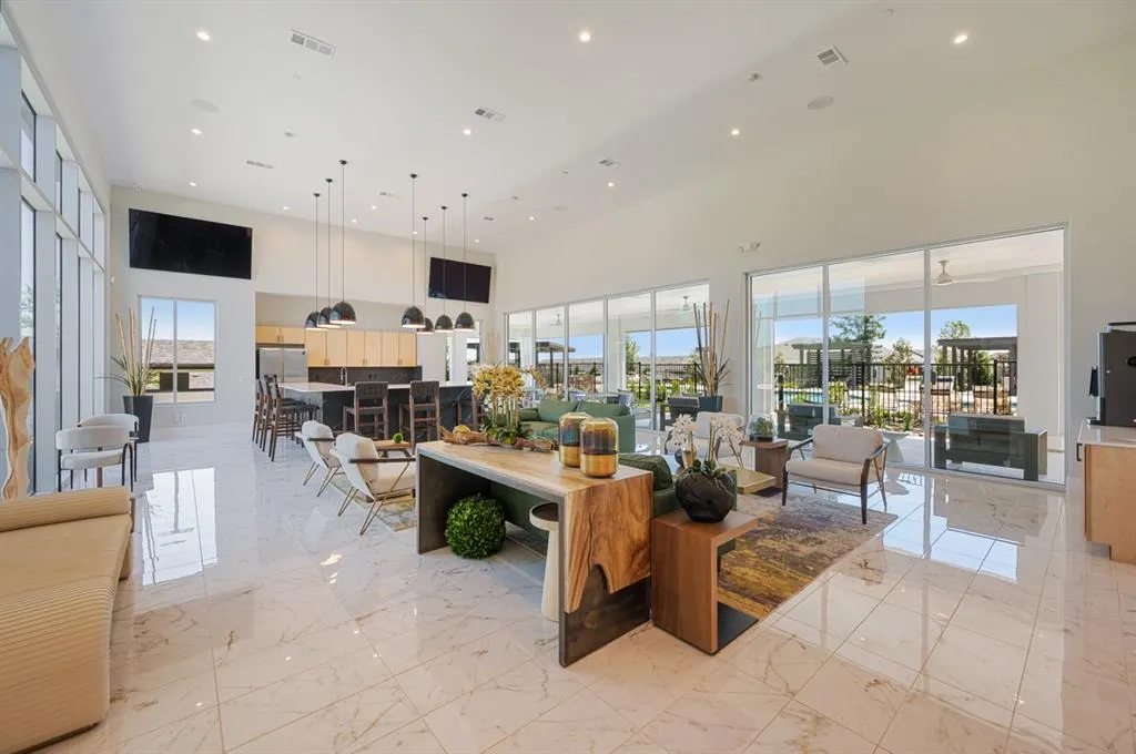 579 LLOYDS ROAD, #1229A