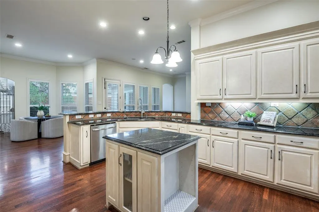 5716 Northbrook Drive