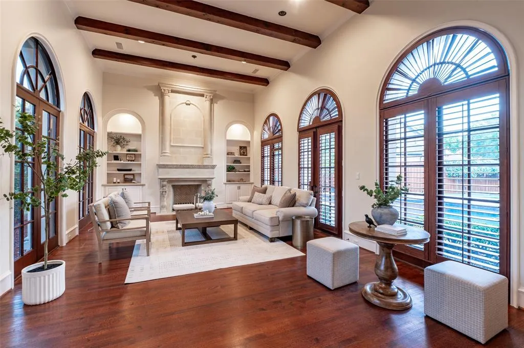 5716 Northbrook Drive