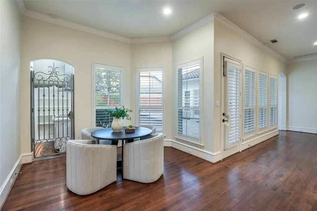 5716 Northbrook Drive