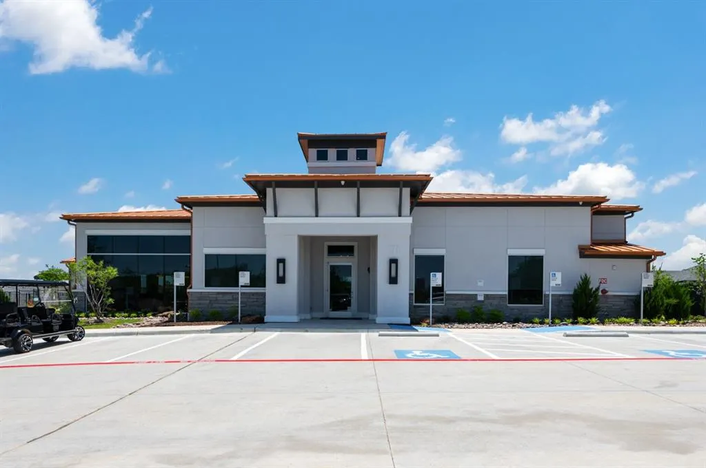 571 LLOYDS ROAD, #609B