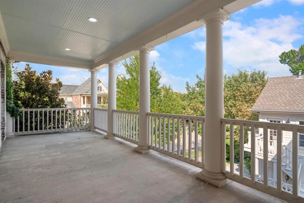 2324 Grassmere Lane