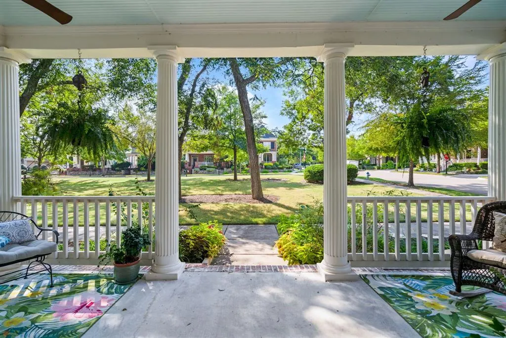 2324 Grassmere Lane