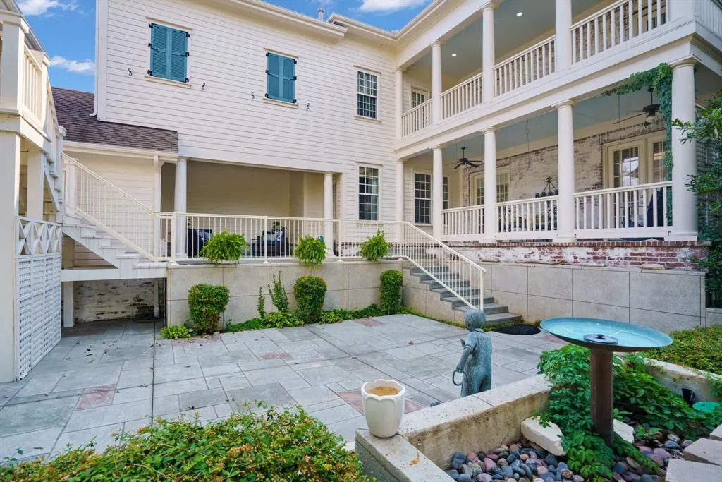 2324 Grassmere Lane