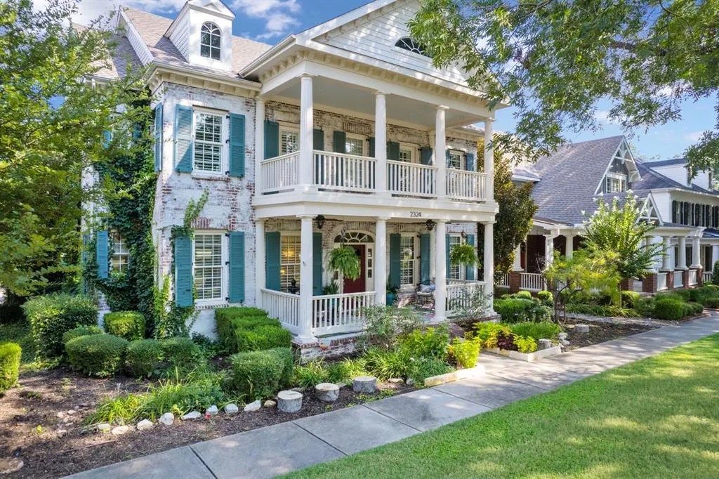 2324 Grassmere Lane
