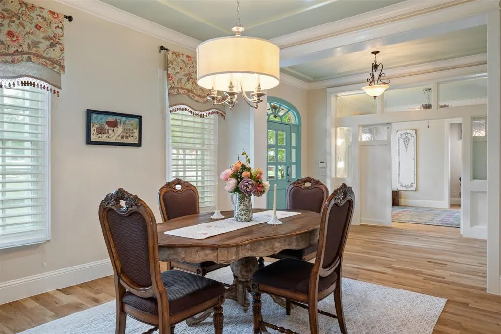2324 Grassmere Lane