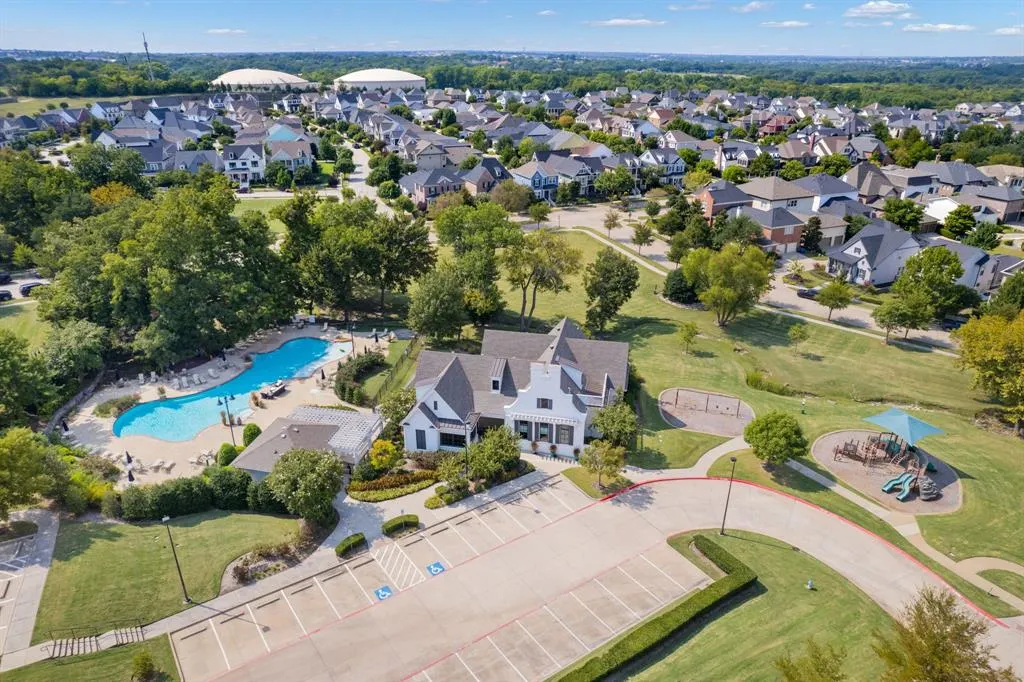 2324 Grassmere Lane