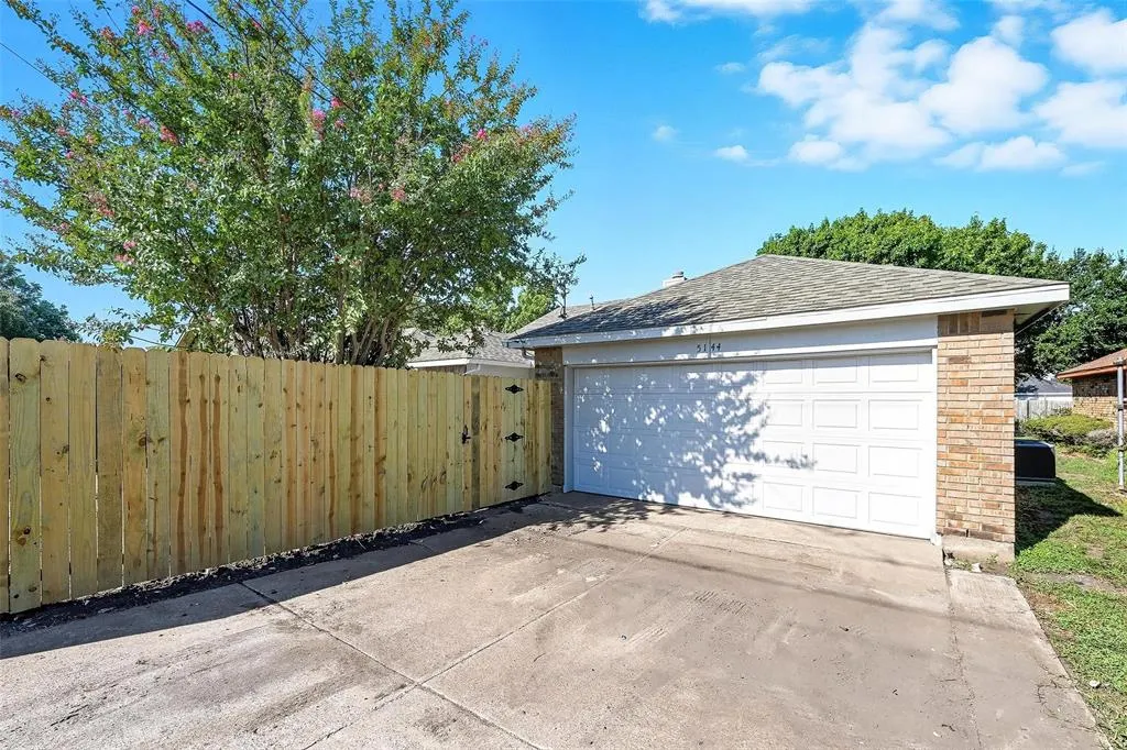 5144 Freestone Circle