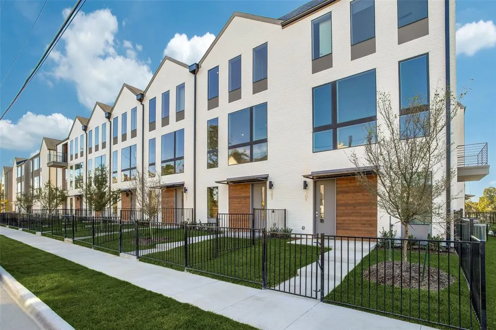 2128 Ashby Street, #302