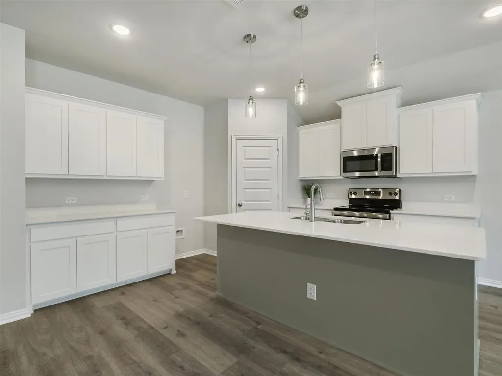 1809 Saint James Place Lane