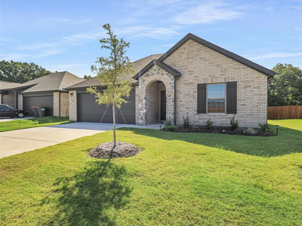 1809 Saint James Place Lane