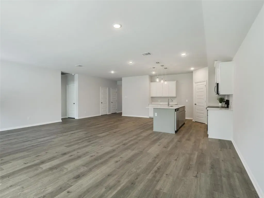 1809 Saint James Place Lane