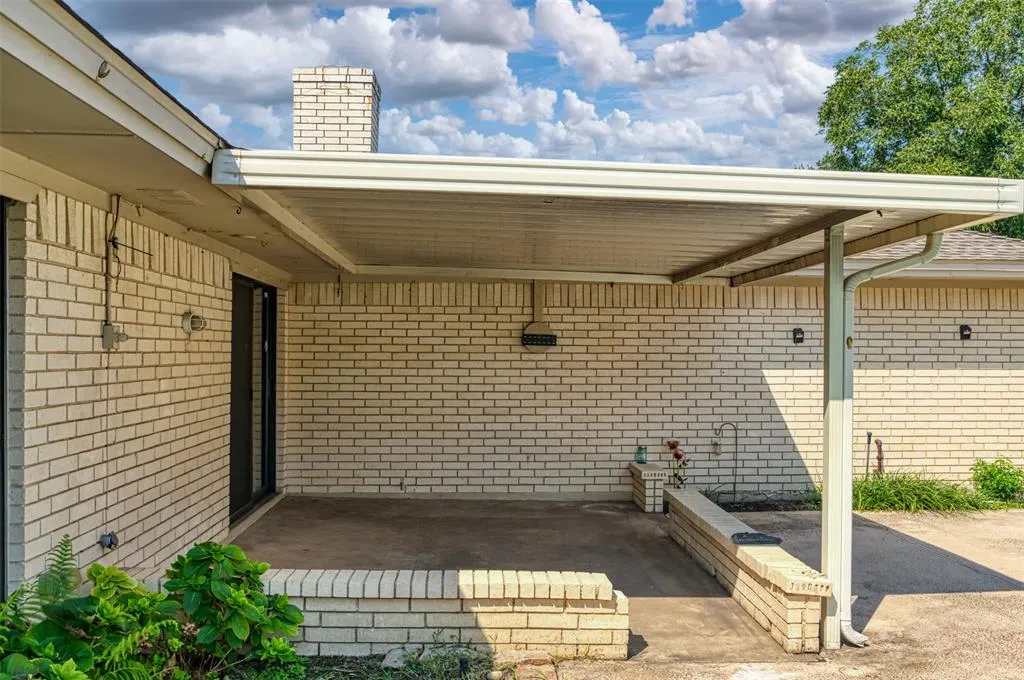 2121 Stone Creek Drive