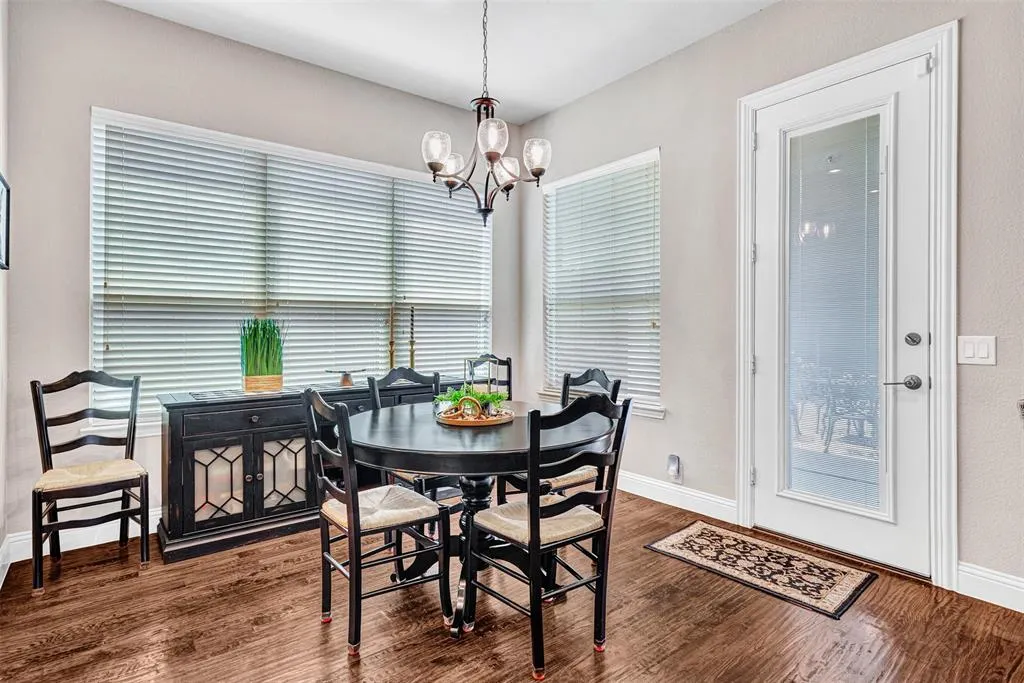 2305 Kemerton