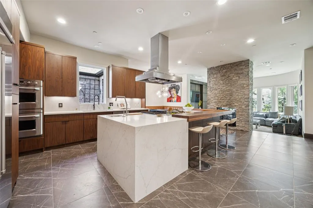 1405 Pecan Hollow Trail